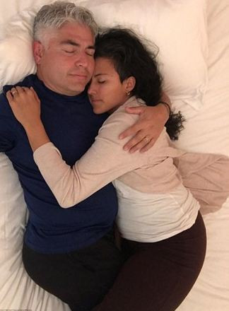 Onun işi bu haftada 20 saat tanımadığı insanlarla... - Resim: 2