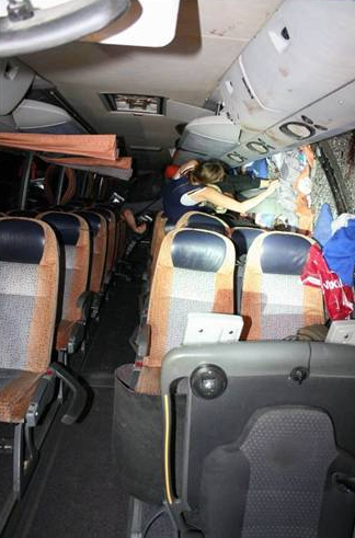 Bursa'da yolcu otobüsü devrildi - Resim: 4