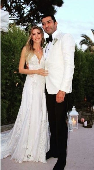 Sinem Kobal'dan Kenan İmirzalıoğlu'na düğün hediyesi dudak uçuklattı! - Resim: 4