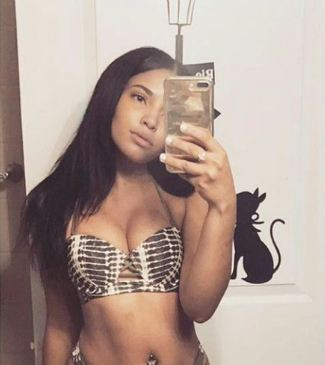 Sosyal medyadan bikinili fotoğraf paylaştı sonra başına gelenler inanılmaz! - Resim: 1