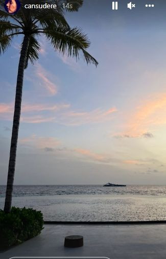 Cansu Dere'nin cesur bikinili pozları sosyal medyayı sallamaya devam ediyor! "Dünya üzerinde bir yerde..." - Resim: 2