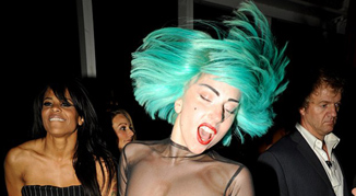 Lady Gaga birkez daha sınır tanıdı - Resim: 1