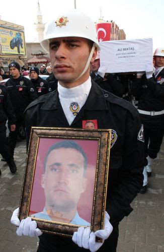 Şırnak şehidine son görev! - Resim: 2