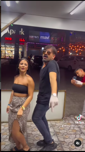 Çılgın Dondurmacı'dan tezgah arkasında erotik dans! Yuh artık - Resim: 4