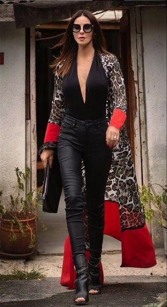 Defne Samyeli karda mayolu pozlarını yayımladı yine sosyal medya sallandı - Resim: 1