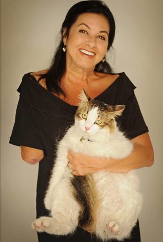 Ünlülerden engelli hayvanlara destek! - Resim: 4