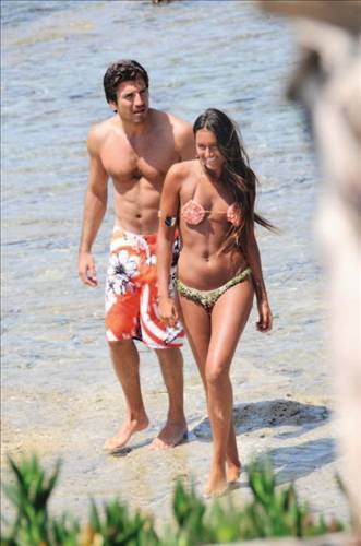 Ünlüler plajlarda şıklık yarışında! - Resim: 4