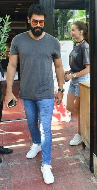 ATV Kuruluş Osman'ın başrolü Burak Özçivit oğlu Karan ile ilk pozunu verdi - Resim: 4