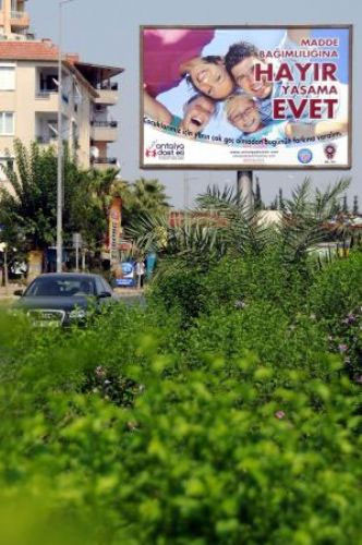 Bu afişler toplatılıyor - Resim: 3