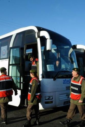 Meclis'in etrafını 10 bin kişi sardı! - Resim: 3