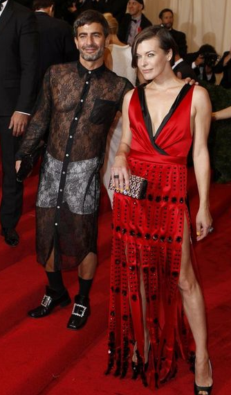 Beyaz donuyla geceye damga vurdu! - Resim: 3