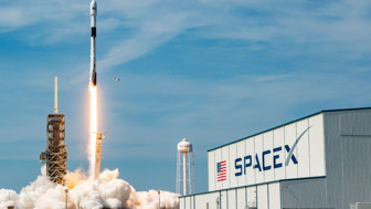 SpaceX Hisseleri, Nasdaq'taki İlk İşlem Gününde Yüzde 11'den Fazla Yükseldi