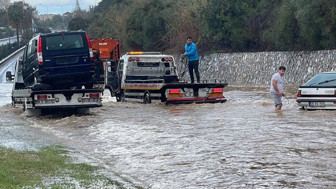 Alanya-Antalya karayolunda araçlar mahsur kaldı