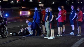 A Milli Futbol Takımı'na eşlik eden motosikletli polis kaza yaptı