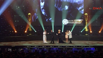 Meltem Cumbul Semih Kaplanoğlu'nun elini sıkmadı