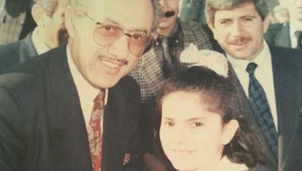 Fotoğraftaki çok ünlü siyasetçiyi tanıyabildiniz mi?