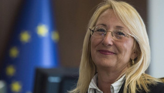 Beril Dedeoğlu aslen nereli kimdir?