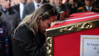 Yaşar Büyükanıt son yolculuğuna uğurlandı! Kızı Bengü Büyükanıt kahroldu