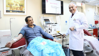 Koronavirüsü yenen doktor ilk gönüllü plazma bağışçısı oldu