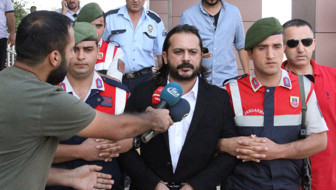 Emrah Serbes trafik kazasında öldürdüğü aileden sağ kalan kişiye icra takibi başlattı