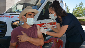 Maskelerin atılacağı yasakların biteceği tarih belli oldu! Aşıda rekor üstüne rekor geldi