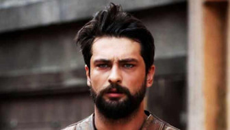 Mahkum'un yıldızı Onur Tuna'dan aşk itirafı geldi! Bakın o gizemli güzel kim çıktı