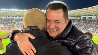 Geçen pazar Acun'un sevinçle sarıldığı bu çok ünlü insan kim