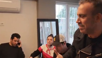 Kıvanç Tatlıtuğ, Özge Özpirinçci, Kenan İmirzalıoğlu, Oktay Kaynarca bir arada! Depremzedeler için seferber oldular