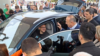 Mevlüt Çavuşoğlu 'iki kere başvurdum çıkmadı' dedi Togg'a dünyanın her yerinden çok büyük ilgi var