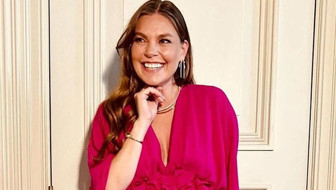 Güzel oyuncu Aslı Enver ilk kez anne oldu! Bebeğine bakın hangi ismi verdi