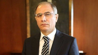 Efkan Ala 15 Temmuz'u böyle anlattı: TRT binasını hainlerin başlarına yıkın