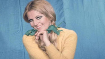 Yeşilçam'ın sarışın bombası Hale Soygazi son haliyle gençlere taş çıkarttı