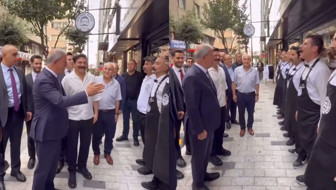Hulusi Akar'a fenomen pilavcıda içtima sürprizi! 'Dikkat!' komutuyla karşılandı!