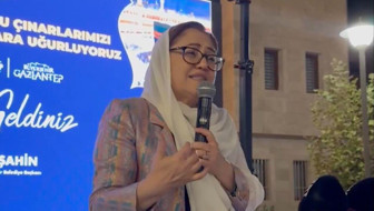 Fatma Şahin evlilikte 41 yılını dolduran çiftleri umreye uğurladı!