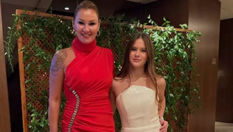 Pınar Altuğ'un kızı Su büyüdü! Güzelliğine beğeni yağıyor...