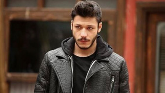 Kubilay Aka’dan site yönetimine tepki! 'Kedileri kapanla toplamışlar'