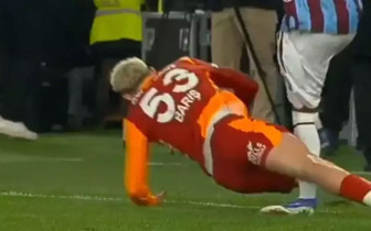 Akyazı'da kırmızı kart itirazı! VAR çağırdı hakem kararından dönmedi