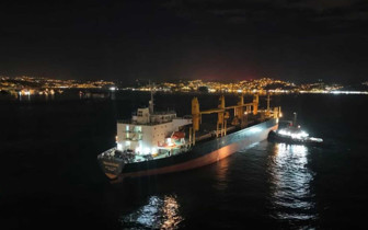 Boğazda gemi arızası trafiği durdurdu