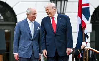 Kral Charles Trump'a laf soktu sosyal medyada gündem oldu