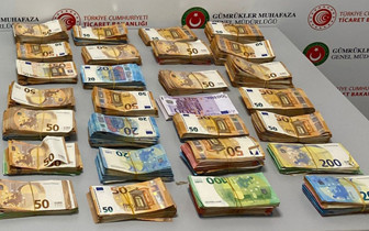 Antalya Havalimanı'nda bebek bezine gizlenmiş 381 bin avro ele geçirildi