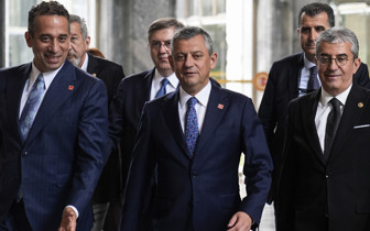 Kulisleri sallayan bomba iki parti iddiası! Özgür Özel ve ekibi...