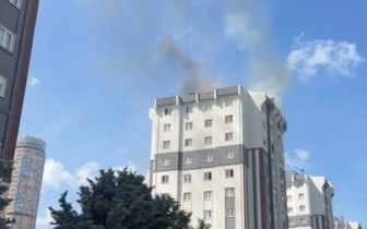 İstanbul'da yangın paniği! Bir kişi camdan atladı, 10 kişi hastanelik oldu