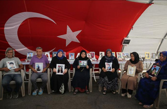 Terörsüz Türkiye'ye Diyarbakır annelerinden destek