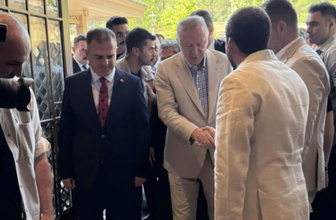 Cumhurbaşkanı Erdoğan'ın yazlık takım elbisesi gündem oldu
