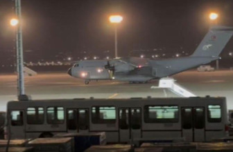 Şehitlerimizin naaşını taşıyan askeri uçak Ankara'ya iniş yaptı