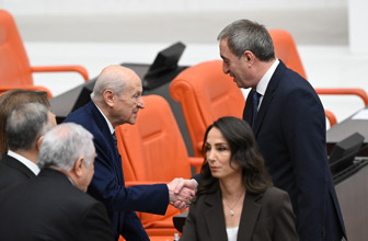 Devlet Bahçeli, DEM Partili Bakırhan'ın konuşmasını alkışladı, çaya davet etti