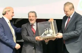 Yazar Sadık Albayrak'a 'Yılın Fikir Adamı' ödülü! "Bedel ödemiş bir dava adamı"