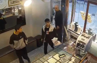 Küçük çocuklardan örnek davranış! 1 milyon 300 bin liralık altın buldular ama...