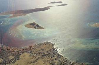 İran: Hürmüz Boğazı'nda "uyarıları dikkate almayan" bir petrol tankerini vurduk