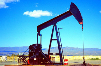 Brent petrol, savaşın başlamasından bu yana ilk kez 75 doların altına düştü